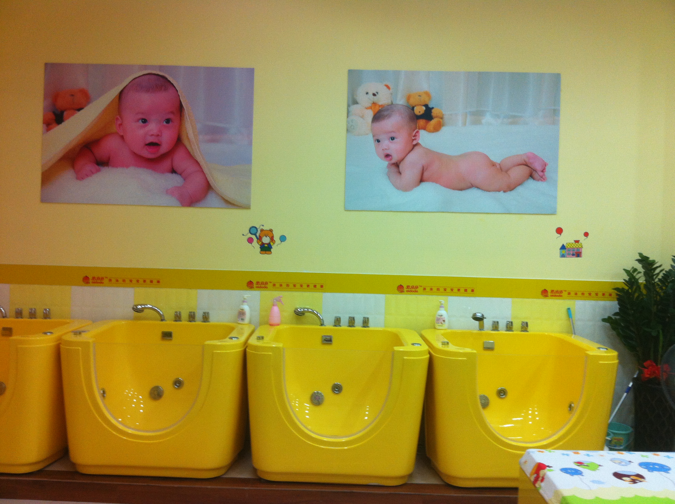 爱多多婴幼儿游泳设备加盟图片15