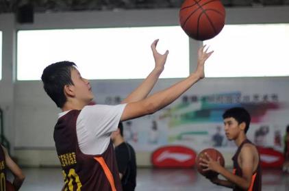西热力江篮球训练营加盟实例图片