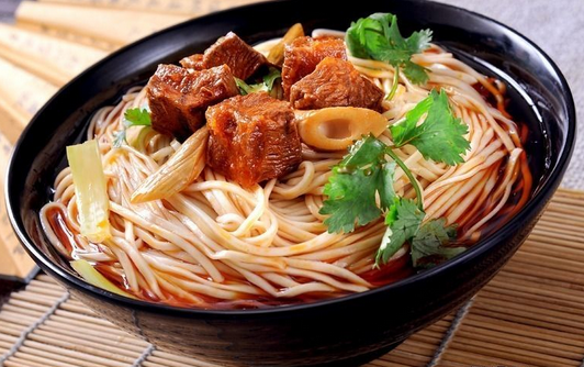 开牛肉面馆是多少收银