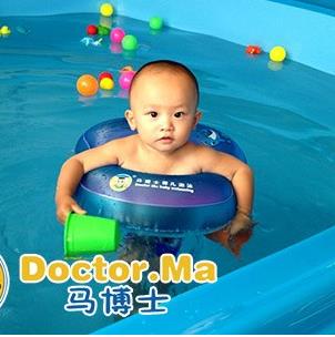 马博士婴儿游泳加盟图片