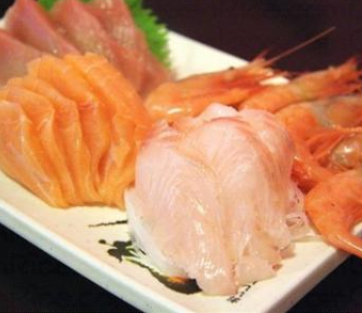 黑方日本料理加盟实例图片