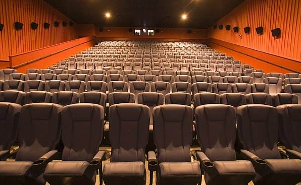 10个厅电影院加盟成本是多少