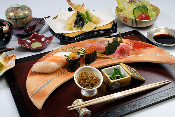 秋日本料理加盟实例图片