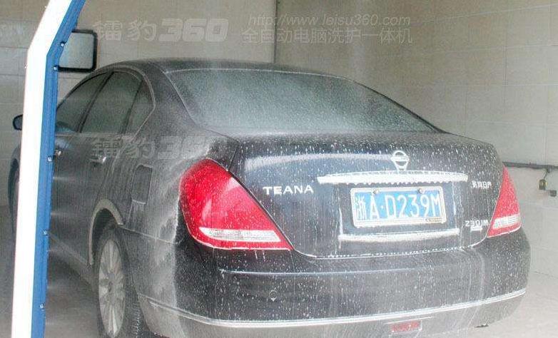 镭豹360洗车机加盟