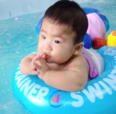 婴儿游泳加盟实例图片