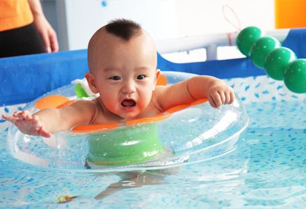 婴儿游泳加盟费多少