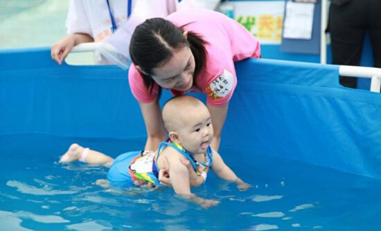 33度婴儿游泳训练馆