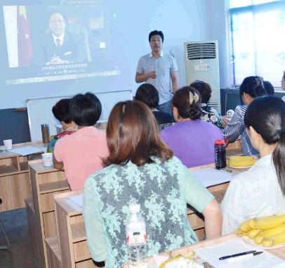 多棱鏡家政店面效果圖