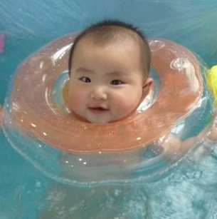龙凤宝贝婴儿游泳馆加盟图片