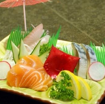 青都里日本料理加盟实例图片