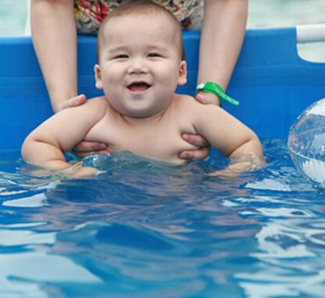 爱贝思婴儿游泳加盟实例图片