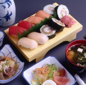 重膳日本料理日本菜加盟案例图片