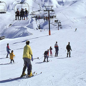 莲花山滑雪场加盟图片