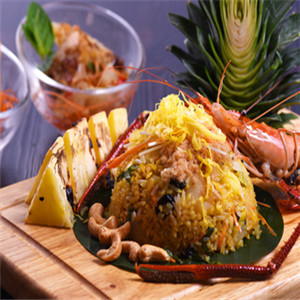 嗯啦东南亚餐厅加盟实例图片