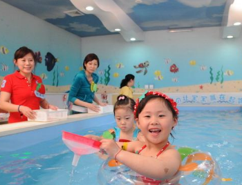 上海婴儿游泳馆加盟图片