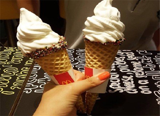 麦当劳冰激淋展示