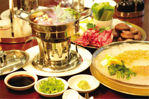 重庆外婆桥自助火锅，每年推出多种新餐品上市