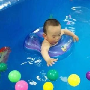 金色时光婴儿游泳加盟图片
