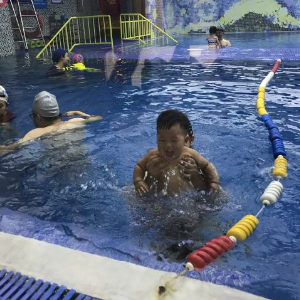 海豚家美国亲子游泳加盟案例图片