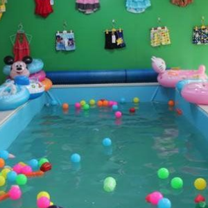 宝贝湾婴幼儿游泳馆加盟图片