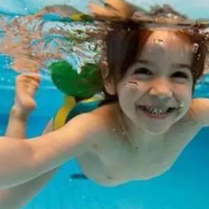 贝凯雅婴儿游泳加盟图片