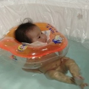妈妈宝贝婴儿游泳馆加盟实例图片