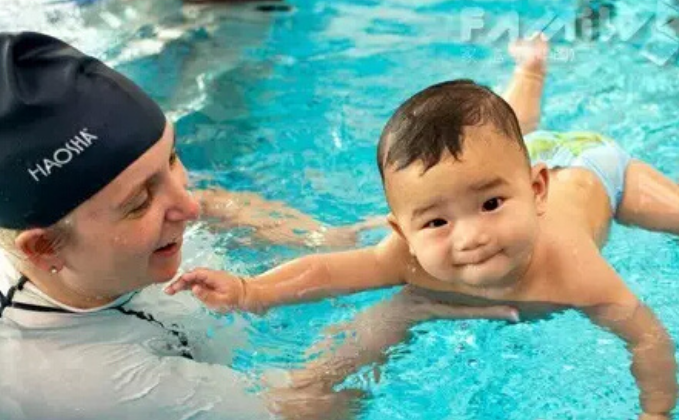 家盒子婴幼儿游泳馆加盟