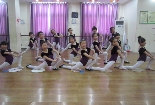 舞蹈培训加盟