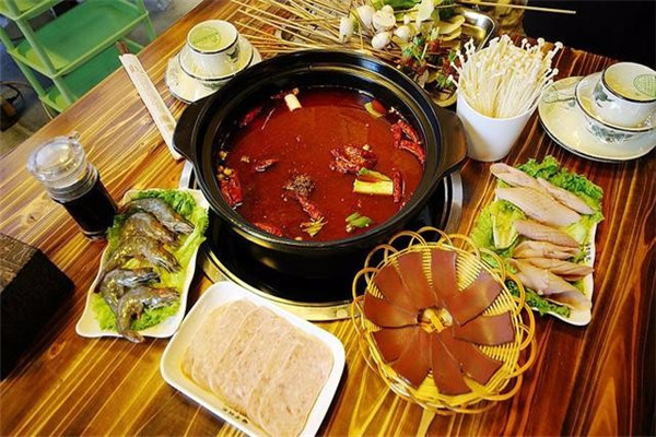 灌州老板凳砂锅串串香