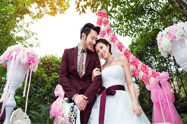 紫色国际婚纱摄影加盟