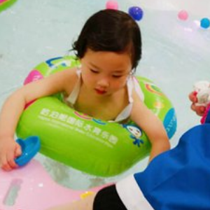 泳儿婴儿游泳馆加盟案例图片