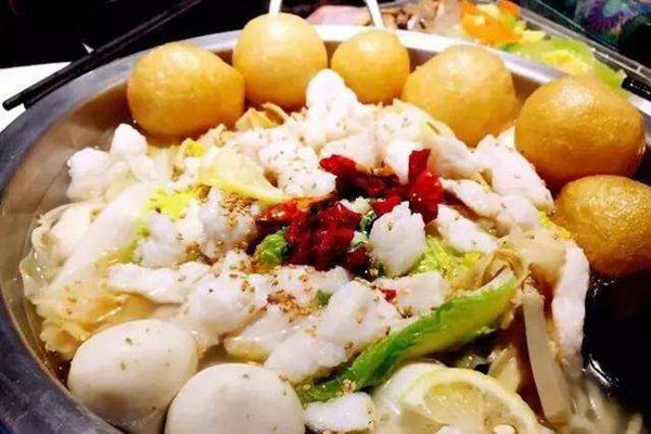 九两鱼酸菜鱼面