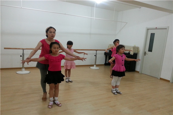 尚艺舞蹈培训教学场景一览