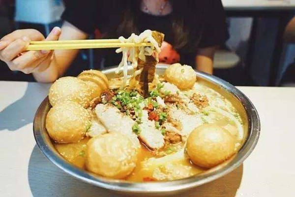 九两鱼酸菜鱼面