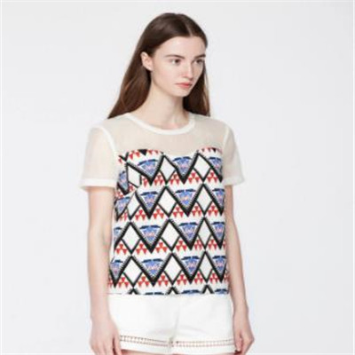 七色秀女装店面效果图