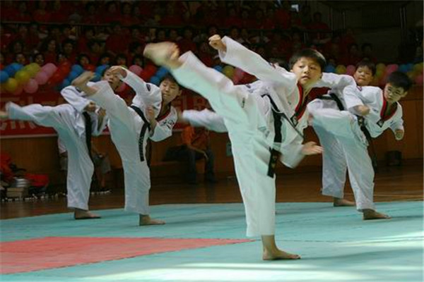 跆拳道有助于开发，青少年的身体机能