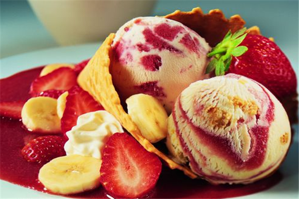 冰淇淋冰淇淋可与水果搭配
