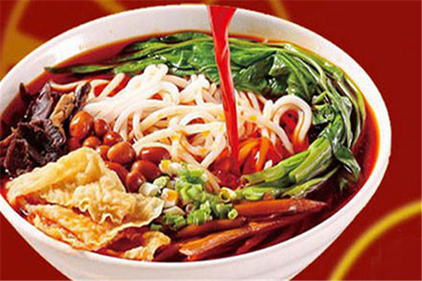 卷味螺蛳粉荤素搭配齐全