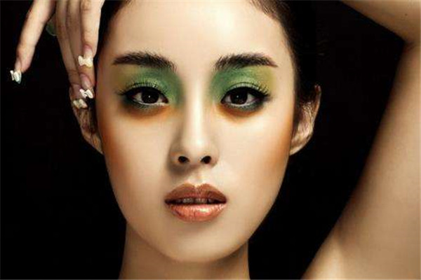 鸿雅依涟国际美甲彩妆加盟