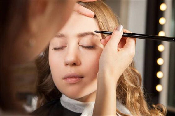 泓颜化妆品加盟