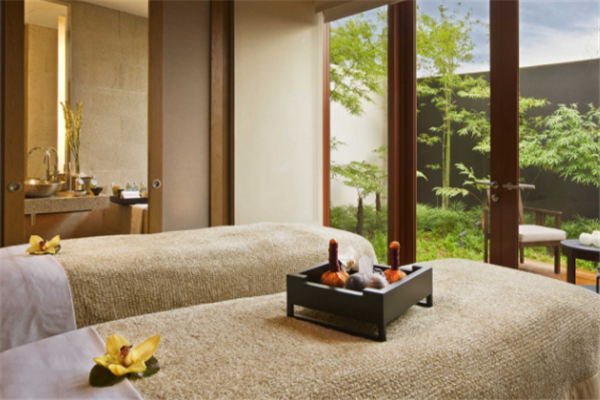 易沁水疗spa加盟