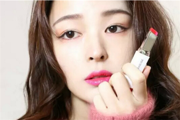 韩国依她彩妆加盟