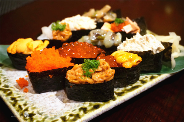 寿司——杂拼寿司盘展示