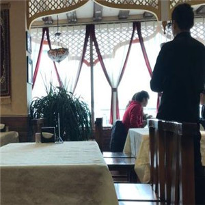 多斯鲁克新疆餐厅店面效果图