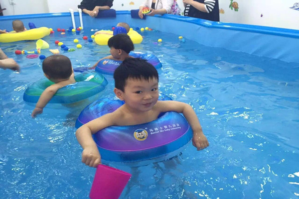 儿童游泳馆加盟