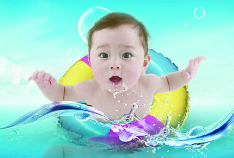 婴儿洗澡游泳