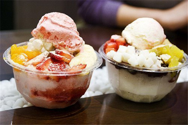 冰淇淋是备受大众喜爱的美食