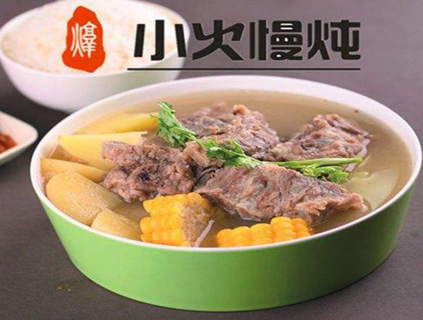 小火慢炖排骨米饭