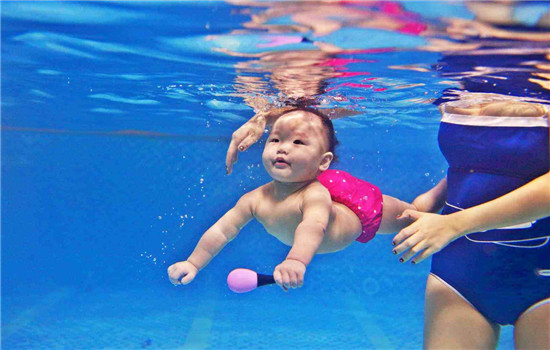 熊猫baby泳疗中心
