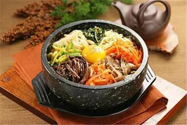 韩式石锅拌饭有着怡人的口感